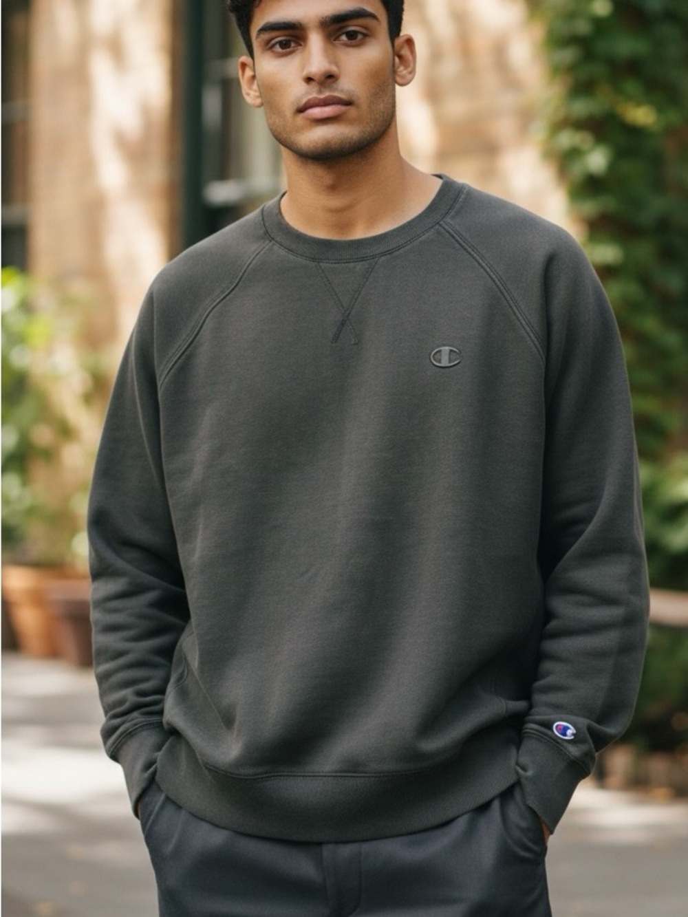 Champion Men's Dark Gray Crewneck Sweater 🌸🌸